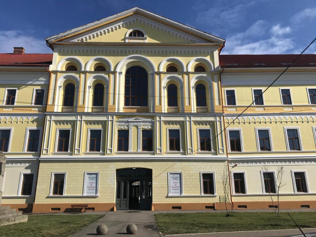 Palatul Lugoj Apartment Exterior photo